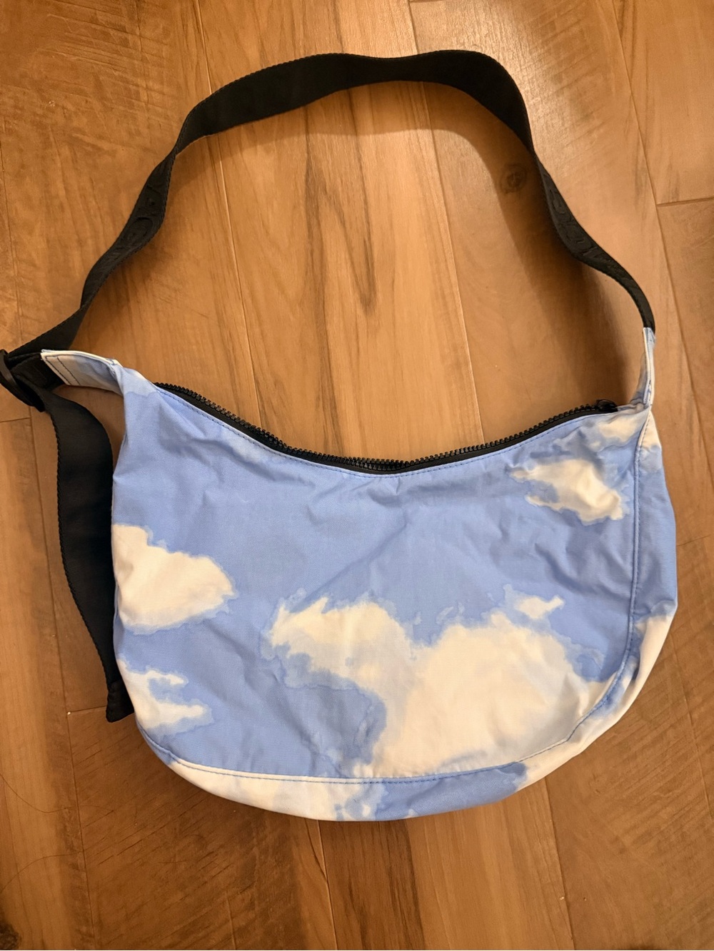 Baggu Medium Crescent Bag – Clouds Print (Discontinued)